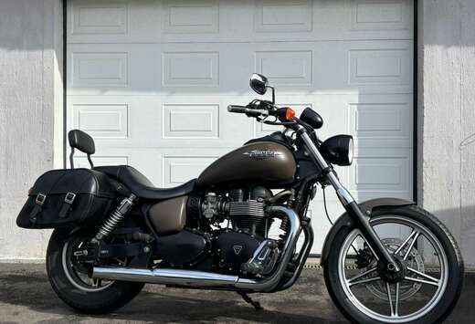 Triumph 865