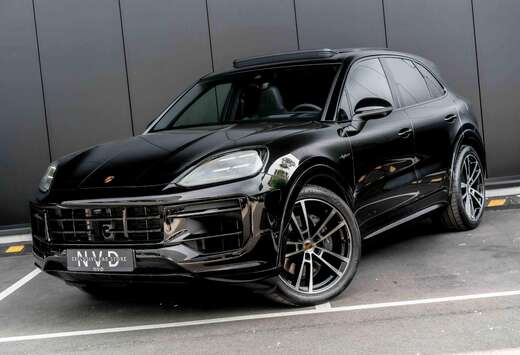 Porsche E  Headup  360  Pano  Sportuitlaat  ACC