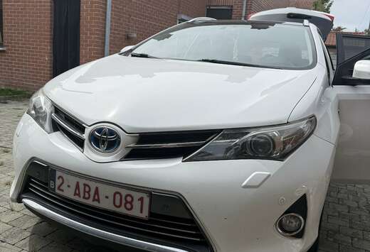 Toyota SW HEV 1.8i HSD Premium CVT