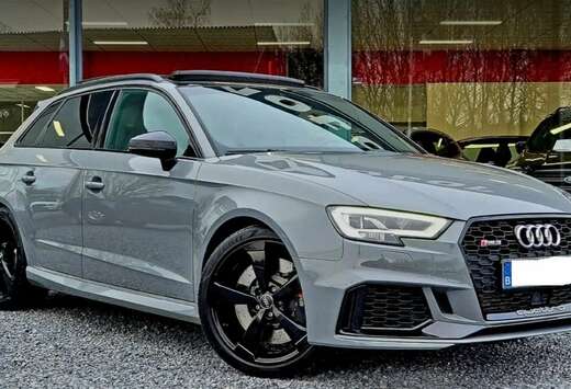 Audi RS3 // Toit Pano // RS Seats chauf // Clim bi-zo ...