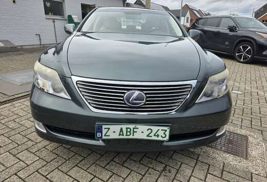Lexus LS 600h L 5.0i V8 E-CVT HYBRID