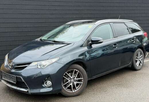 Toyota SW 1.4 D-4D+NAVI+CAMERA+TOIT PANO+JANTES+EURO  ...