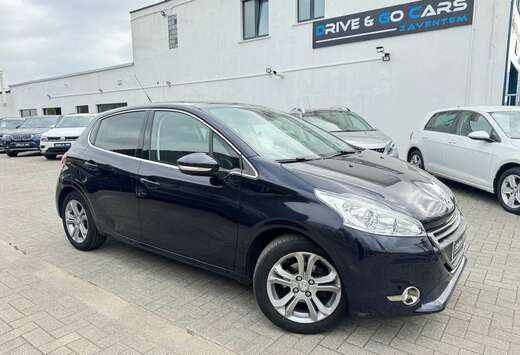 Peugeot 1.2i Benzine Allure - Navigatie - Panoramisch ...