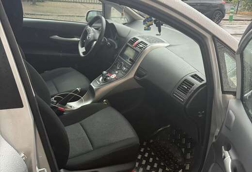 Toyota Hybride 136h Executive