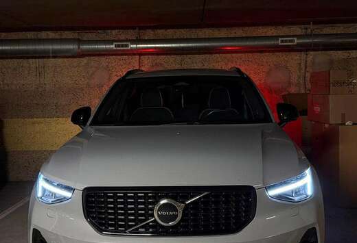 Volvo XC40 2.0 B3 MHEV Ultimate Dark Design DCT