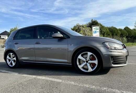 Volkswagen Golf 2.0 TSI Performance