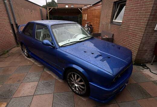 BMW E30
