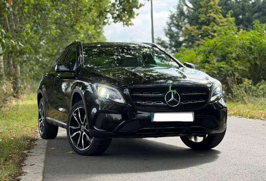 Mercedes-Benz AMG Line-Cuir Blanc-Toit Pano-Caméra