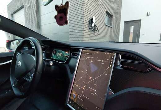 Tesla Model S 75 kWh Dual Motor