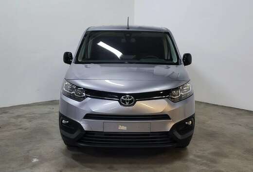 Toyota ACTIVE * L2 * CARPLAY * CAMERA * 3 PLACES *