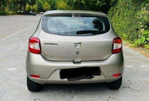 Dacia Sandero 1.2 16V 75 Celebration