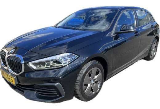 BMW 118i A 136cv 2xPDC Apple Carplay LED Camera