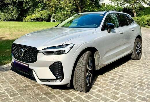 Volvo XC60 2.0 B4 MHEV Plus Dark