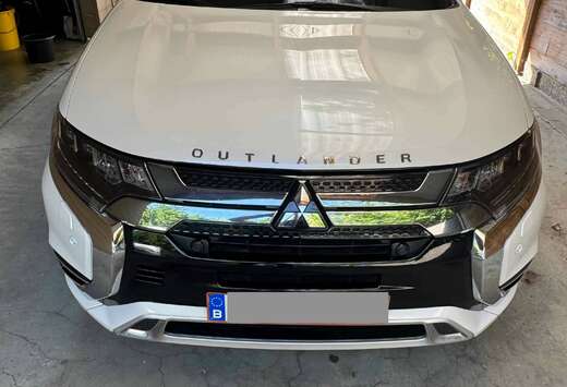 Mitsubishi Outlander PHEV 2.4i 4WD Instyle SDA-NAV