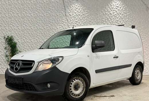 Mercedes-Benz 1.5 CDI / 3 Place /  TVA Deductible