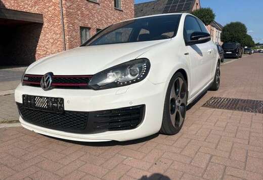 Volkswagen Golf 2.0 GTI DSG