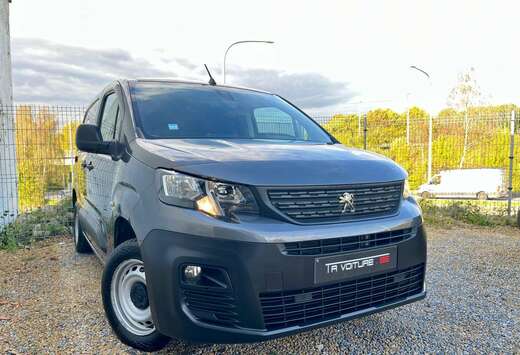 Peugeot 1.2 PureTech L1 Premium 3Pl./NAVI/CARPLAY/CLI ...