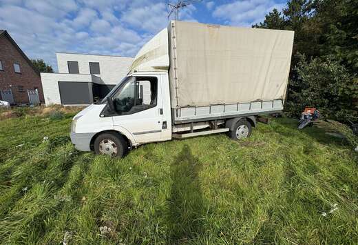 Ford 1,7M DRW RWD