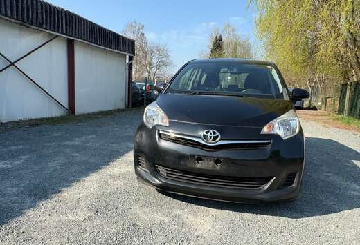 Toyota Verso S 1.33 VVT-i Luna