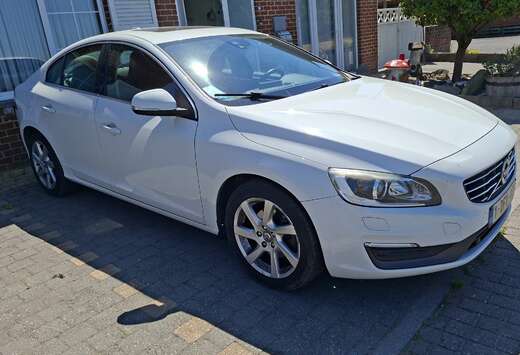 Volvo 1.6 D2 Momentum R-Design