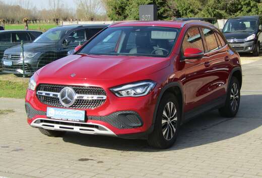 Mercedes-Benz GLA 180 Business Solution Essential