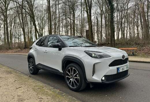 Toyota 1.5i HEV E-CVT GR Sport + Luxury Pack 130cv