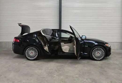 Jaguar XF 2.7 Turbo V6 Premium Luxury