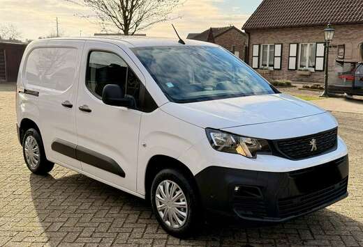 Peugeot 1.2 PureTech L1 Light Premium S/S(EU6.3)