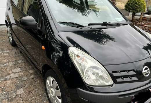 Nissan 1.0i Acenta