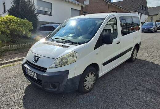 Peugeot 9place