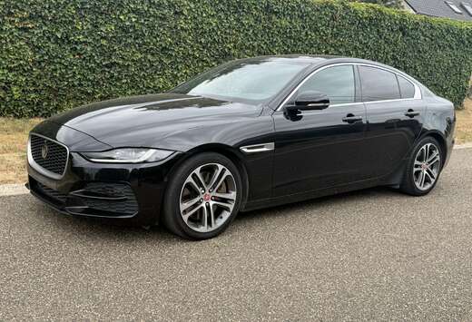 Jaguar XE 2.0 T P250 HSE