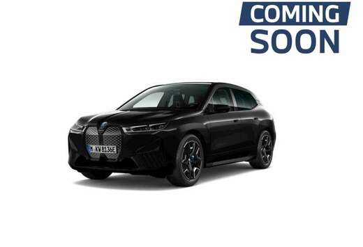 BMW xDrive40 - Skylounge - TRKHK - ACC - 360- H&K