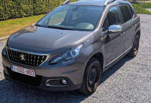Peugeot 2008 1.2i PureTech Style