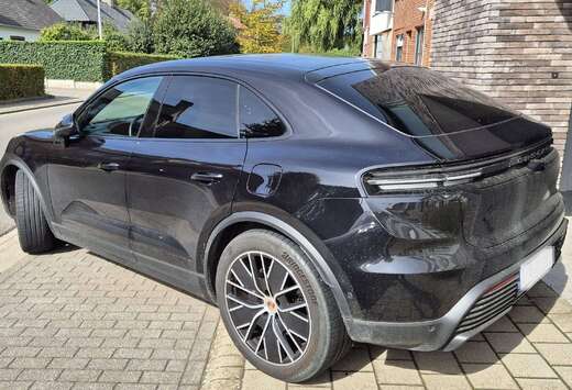 Porsche e-Macan 100 kWh 4