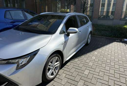 Toyota 2.0 Hybrid Touring Sports Club