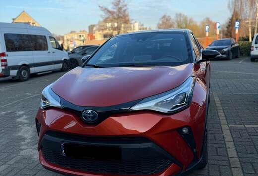 Toyota 2.0 Hybrid Orange Edition