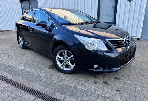 Toyota Avensis 1.8i Sol