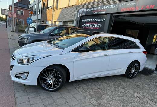 Hyundai i40 SW 1.7 CRDi Style ISG 1er main Véhicule  ...