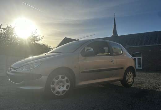 Peugeot 1.4i X-Line