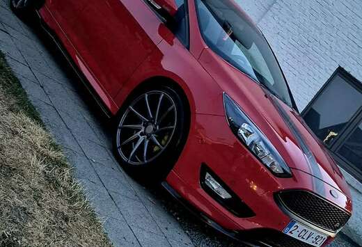 Ford Focus 1.5 TDCi ST Line