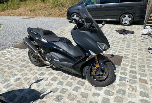 Akrapovic