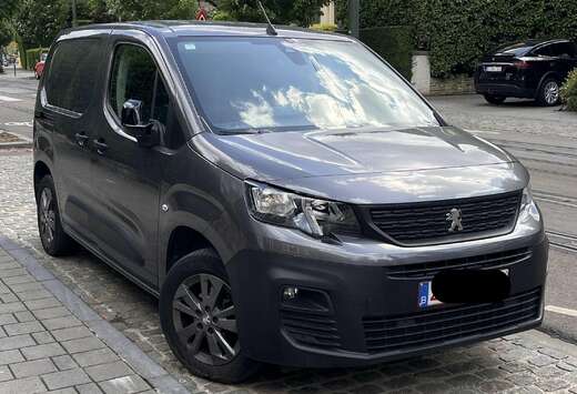 Peugeot 1.2 PureTech L1 Light Premium S/S(EU6.3)