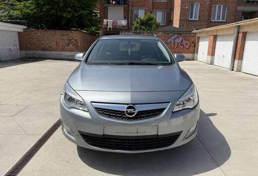 Opel Opel Astra AUTOMATIQUE 2011 1.6 essence 84000km  ...