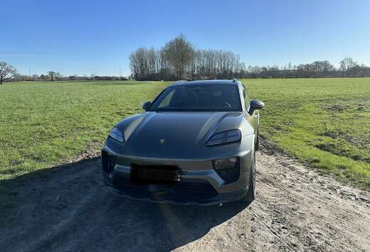 Porsche e-Macan 100 kWh 4
