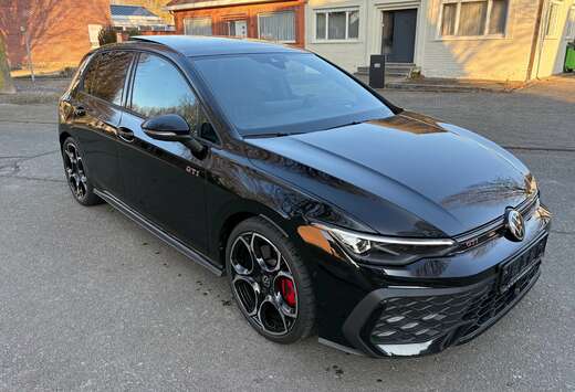Volkswagen Golf 8.5 GTI FACELIFT BLACKSTYLE 2.0 TSI