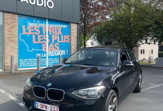 BMW 114i Noir intérieur finition aluminium