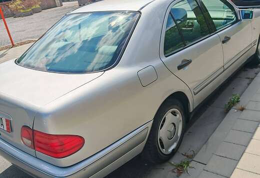Mercedes-Benz E 290 Turbo Classic