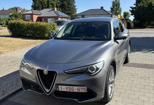 Alfa Romeo 2.0 T AWD First Edition Plus