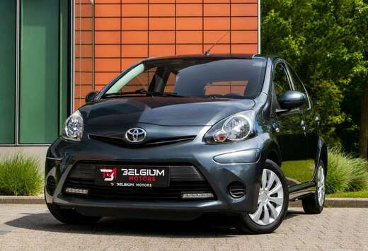 Toyota 1.0i Cool - Climate Control - Navigation - Rad ...