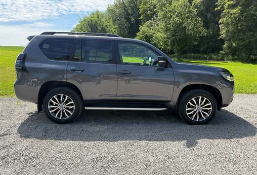 Toyota LAND CRUISER LC 5 d. 2.8L Diesel AT Black Prem ...